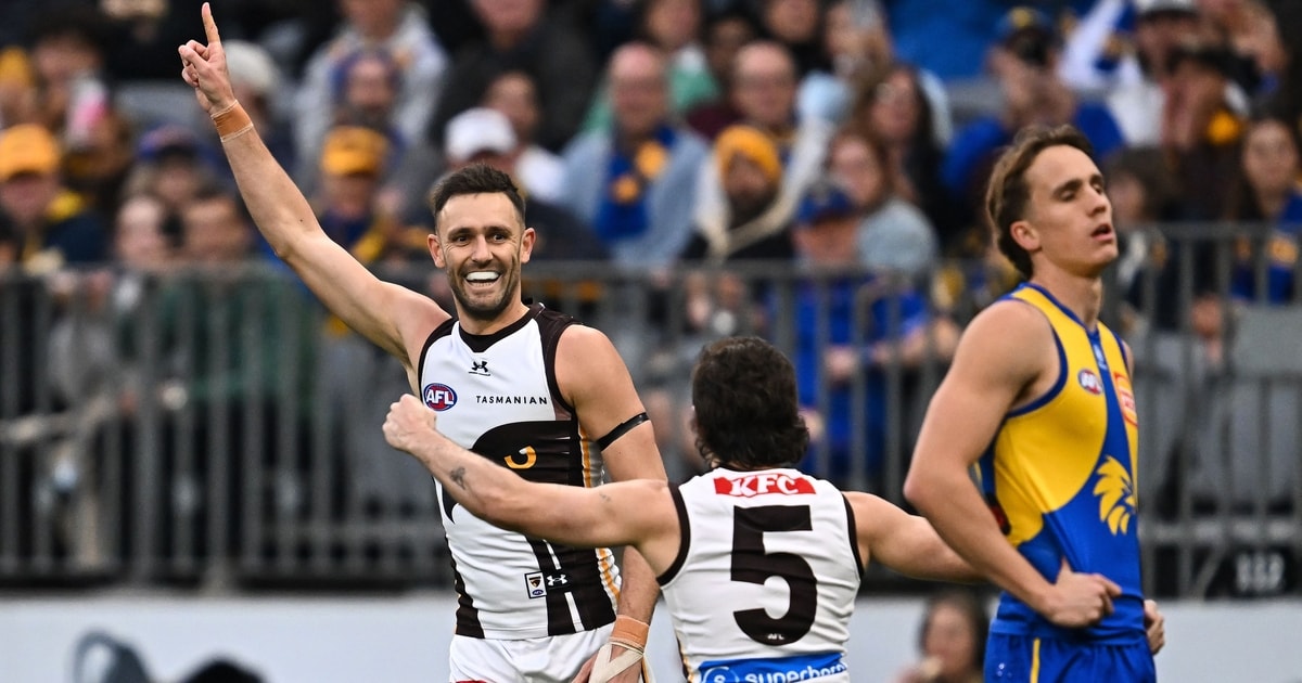Hawthorn Hawks stroll past West Coast Eagles to lock in top-four finish and date with Fremantle Dockers