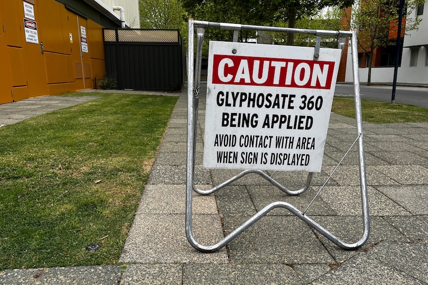 A sign in Perth warning that glyphosate is being applied 