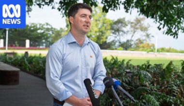 Federal government plan to block gas-fired data centres criticised as 'overreach' by NT
