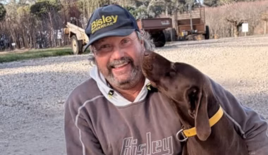 Beechworth farmer Tom Powell offers $20,000 reward after dog shot at nursery