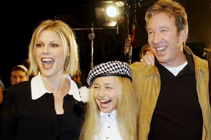 A young Hayden Panettiere watched between Julie Bowen and Tim Allen.