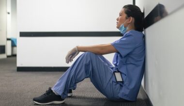 Qld nursing crisis: Union demands more funding, better protection for frontline staff