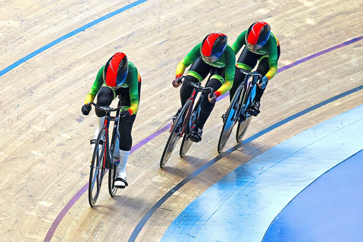 Cycling: Nabilah rides to four golds in different disciplines to go one better than sister Izzah