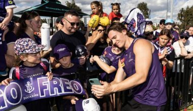 Purple pride on show as Fremantle Dockers’ men’s side get around club’s women’s side ahead of big September
