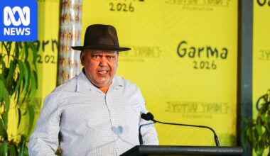 Noel Pearson calls for remote community change to stop budget 'black hole'