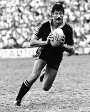 Murry Mexted with the ball, during the Cavaliers tour to South Africa, 1986.