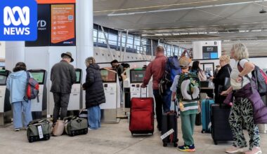 Sydney Airport faces delays, as passengers advised to check with airlines