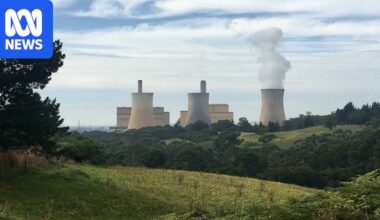 Labor and the Coalition offer two very different plans for Victoria's energy supply