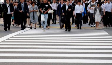 Summer bonuses average record ¥1.04 million among major Japan firms