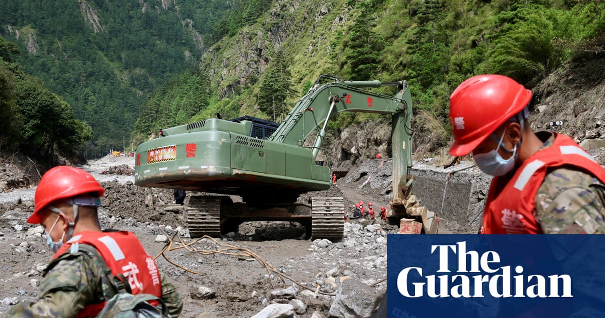Fifteen Britons among 261 foreigners missing in China after floods | Nepal-Tibet flood disaster