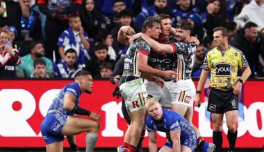 Roosters pip Bulldogs to draw level with league leaders
