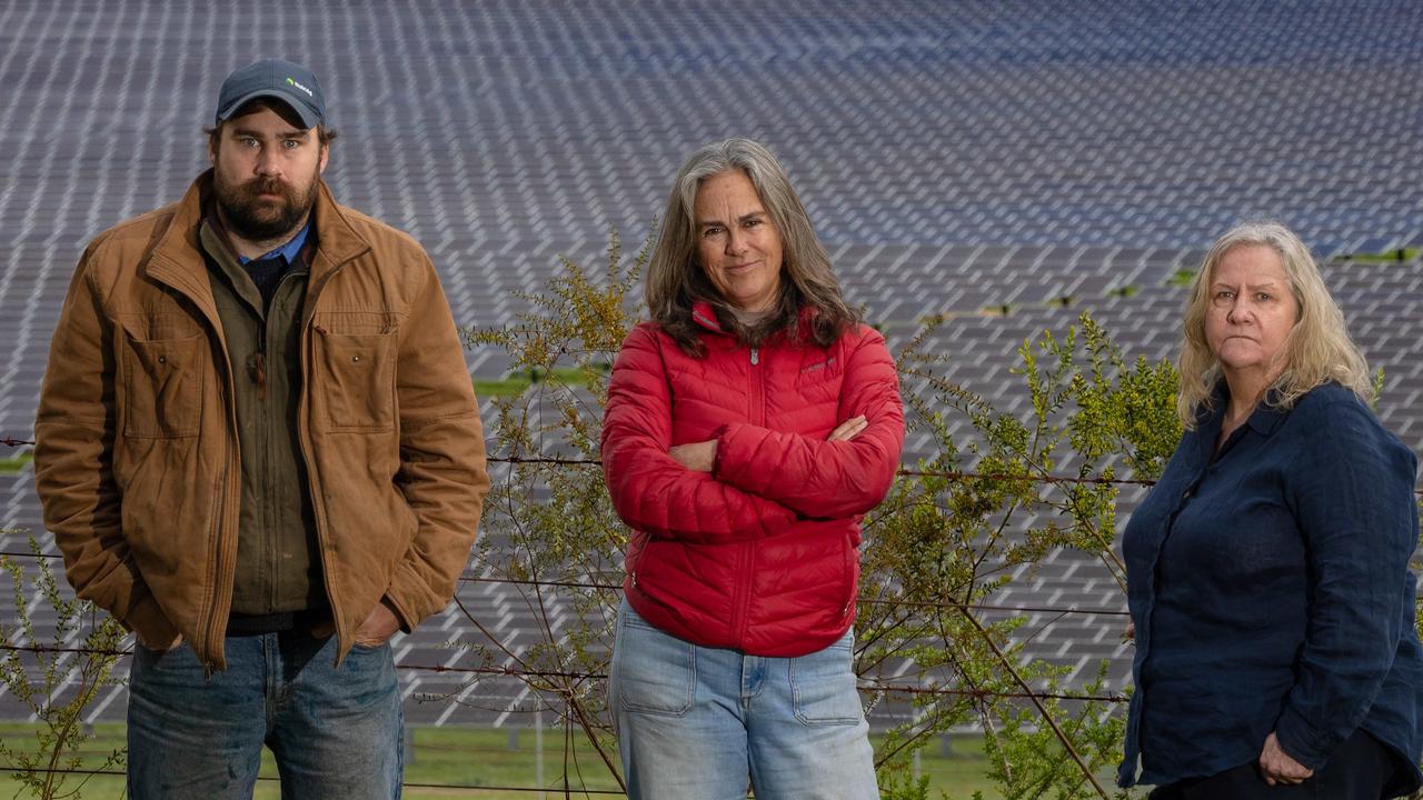 Fears for Victorian farmland with solar, wind farm plans