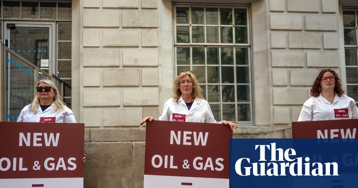 Climate damage would obliterate any economic benefits of new North Sea fields, analysis shows | Fossil fuels