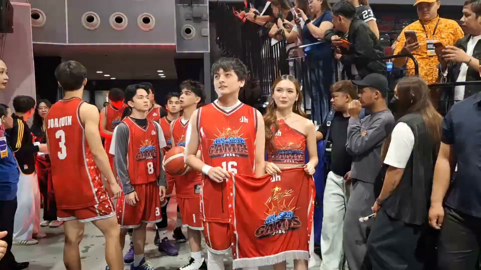 LOOK: The Red Team ahead of the junior basketball match at the "Star Magic All Stars Games." (🎥: Mike Bagtas) | via Brie Ancheta, ABS-CBN News - Watch the #StarMagicAllStarGames2026 LIVE and catch the All-Star Fancams featuring your fave Star Magic artists for only ₱79*. Go to the ABS-CBN Entertainment YouTube Membership and click "JOIN," or book via iWantTickets. AVAILABLE WORLDWIDE | *Additional charges may apply.