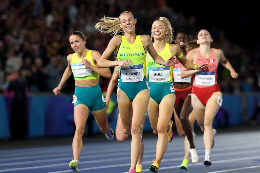 Abbey Caldwell wins the Commonwealth Games mile ahead of Jess Hull.