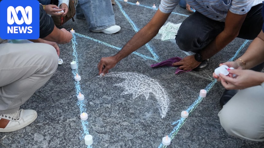 Hundreds attend vigils in Australia for those missing in Nepal disaster — as it happened