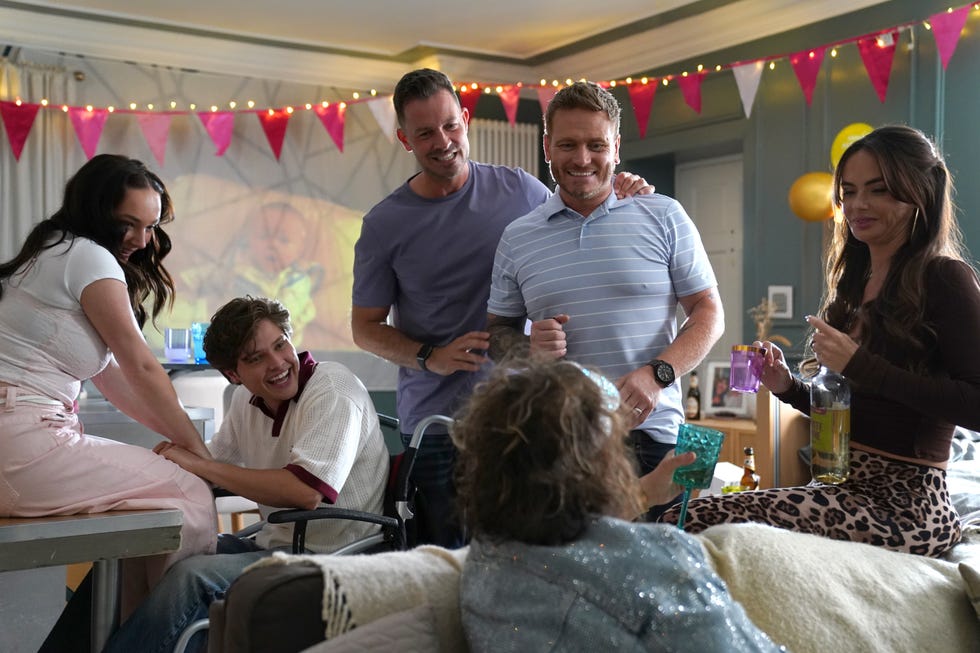 EMBARGO 04/08/2026 Frankie Osborne, Caleb Keane, Darren Osborne, Jonah Keane and Mercedes McQueen in Hollyoaks embargo 04082026 frankie osborne, caleb keane, darren osborne, jonah keane and mercedes mcqueen in hollyoaks