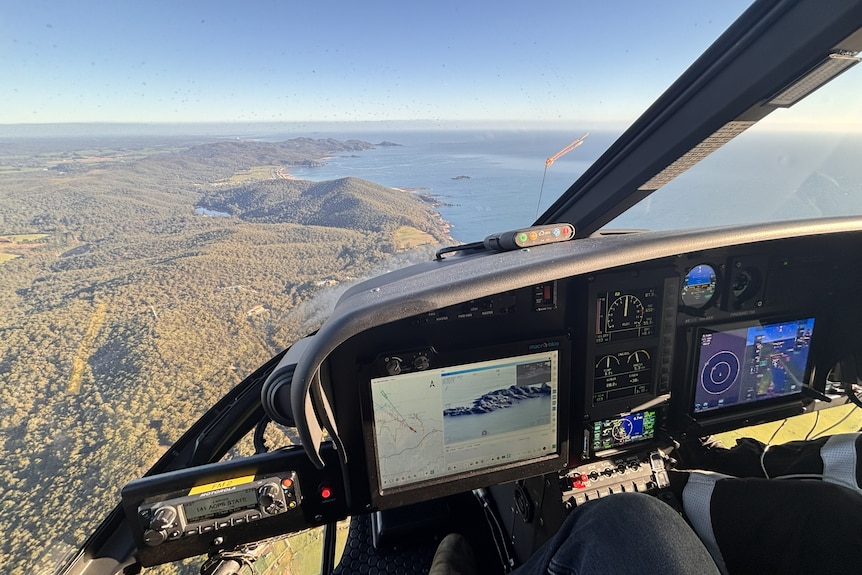 Aerial surveillance in Tasmania during the spread of H5N1 bird flu across Australia.
