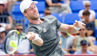 Potential point of the year pushes Van de Zandschulp to gritty win over Hurkacz