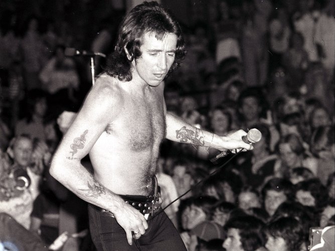 The AC/DC lead singer’s tribute was voted down by Melville councillors. (Pictured: Scott performing at the Hordern Pavilion on 12 December 1976).