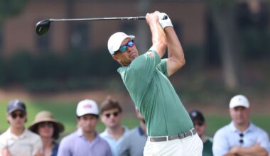 Scott turns back clock in Tour Championship title tilt - News