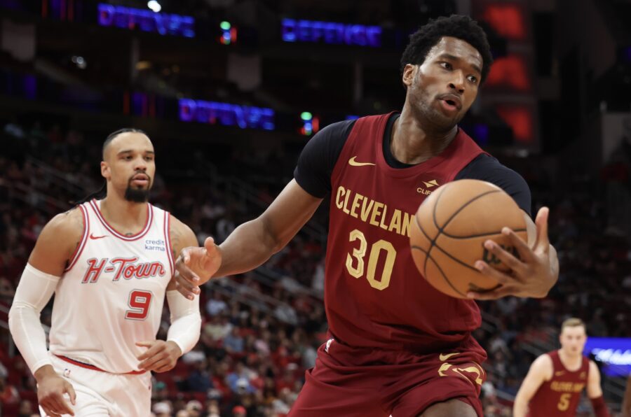 International Notes: Jones, NBA Europe, Niang, Pasecniks