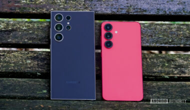 A Galaxy S24 Ultra and a Galaxy S25 on a bench