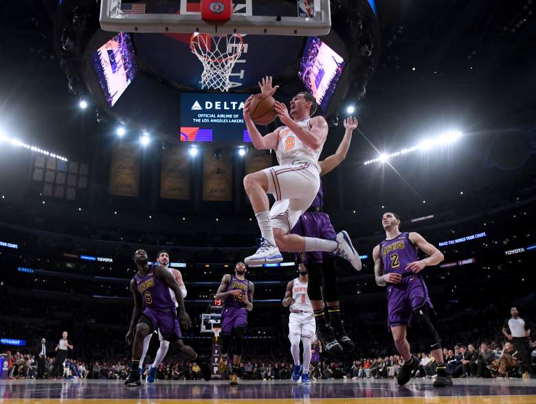 Former Knicks Player Officially Signs With New NBA Team