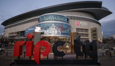 Portland approves Moda Center funds, but Trail Blazers lease battle looms