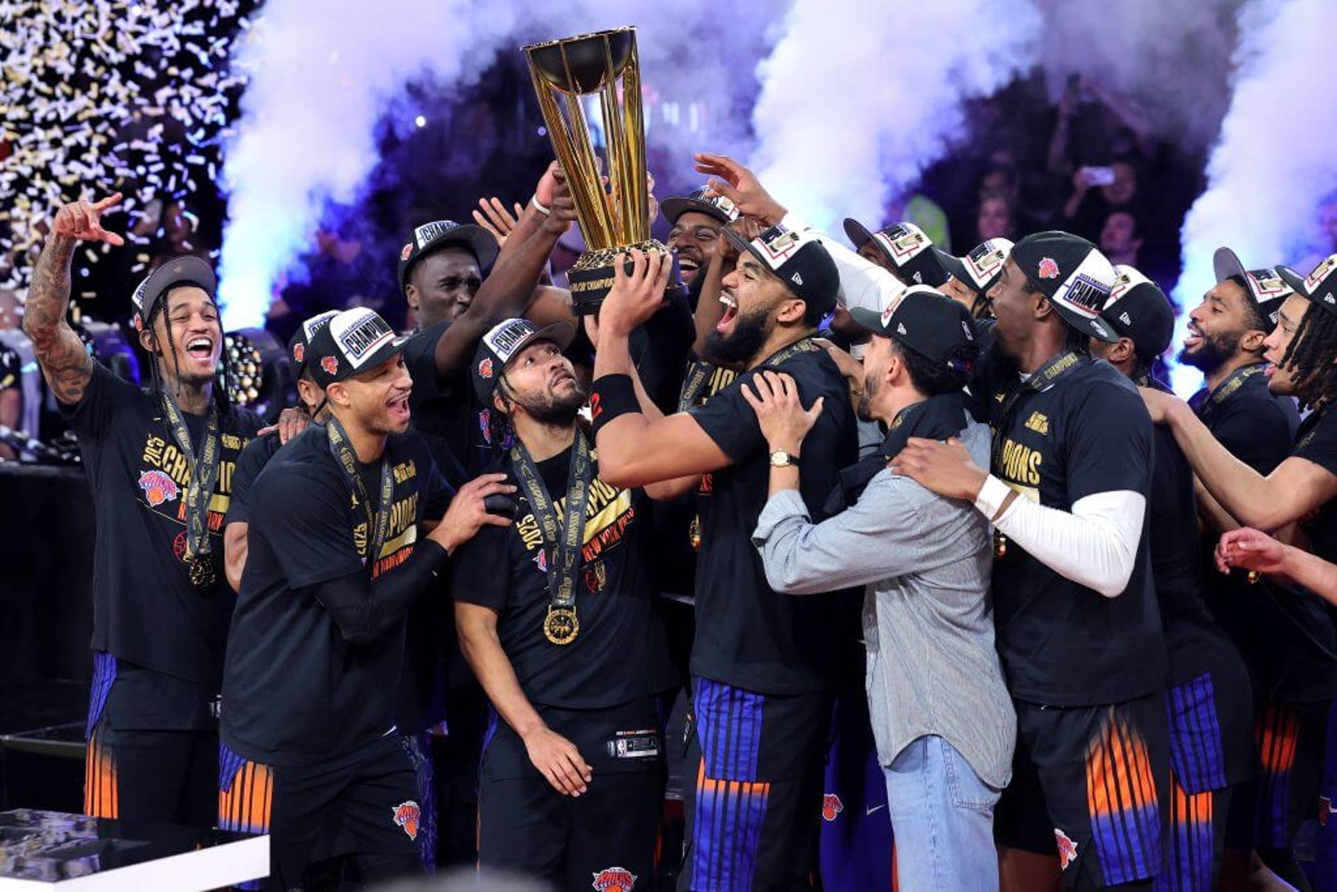 Knicks lift NBA Cup