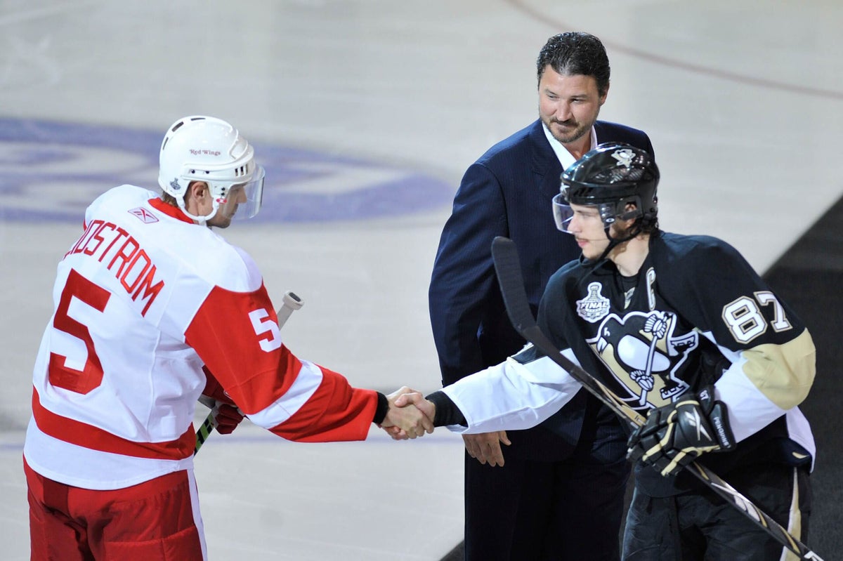Who wins an all-time roster battle of NHL stars based on how many Stanley Cups they won?