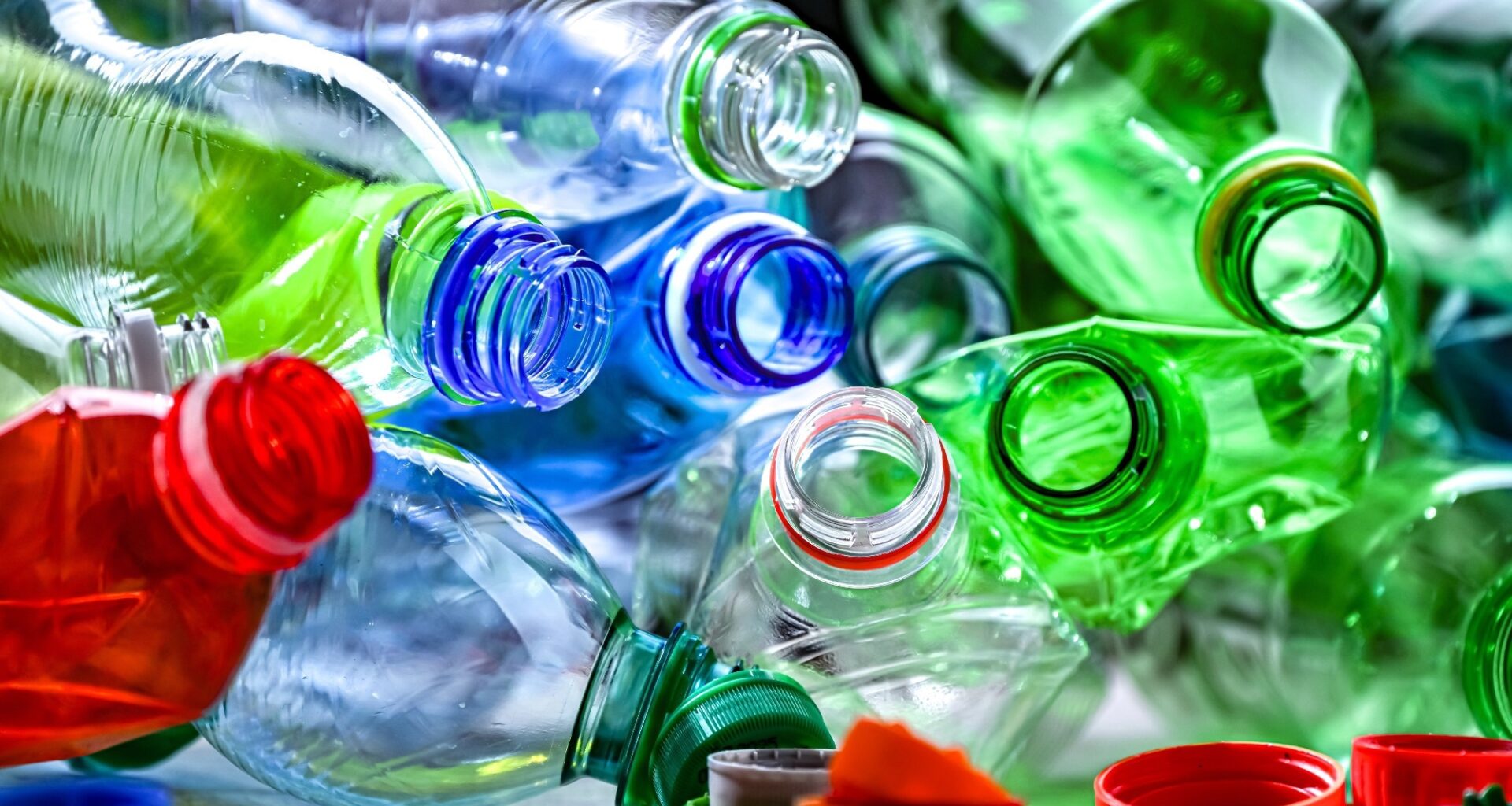 Study: Exploring the association between environmental exposure to phthalates and bisphenol A and changes in reproductive hormones in women: a cross-sectional study. Image Credit: monticello / Shutterstock
