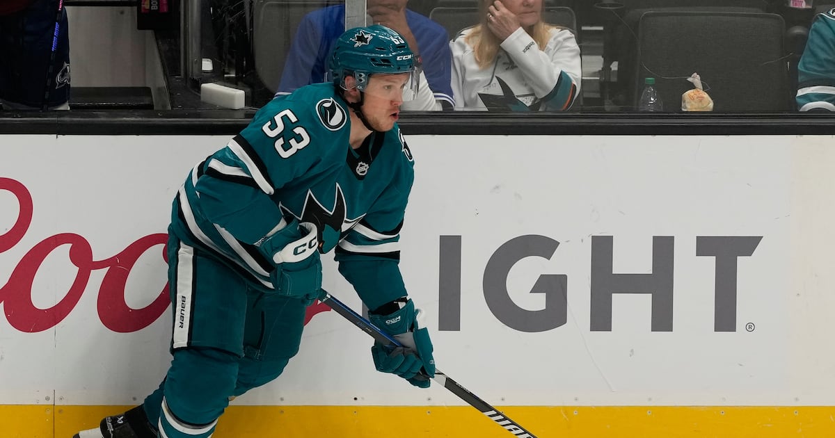 Veteran NHL F Jeff Skinner, released by Sharks last season, signs in Switzerland