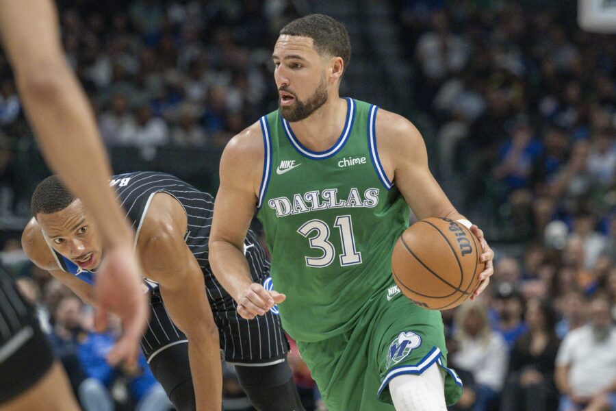 Mavs Reportedly Not Discussing Buyout With Klay Thompson