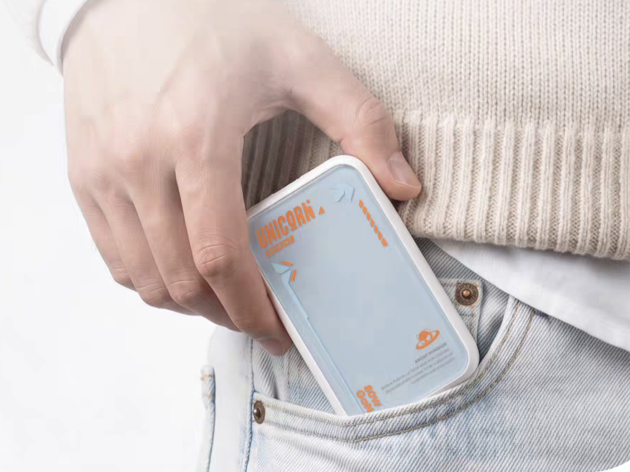 Meizu Pandaer's new 80W GaN charger packs three ports into a 99g, card-sized body