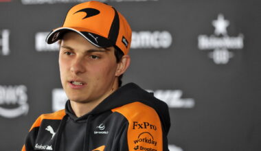 Oscar Piastri confirms Carlos Sainz messages over blue flag fiasco
