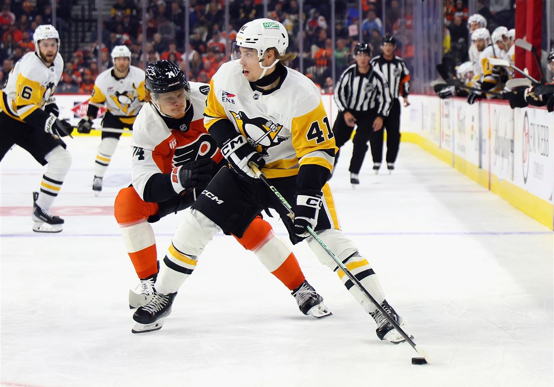 The Penguins sign forward Ville Koivunen to an 8-year contract