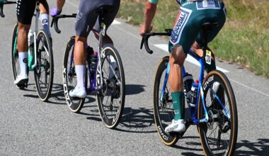'It was cutting the blood from my legs' – Ethan Hayter takes scissors to his green skinsuit in mid-stage kit modification at Vuelta a España