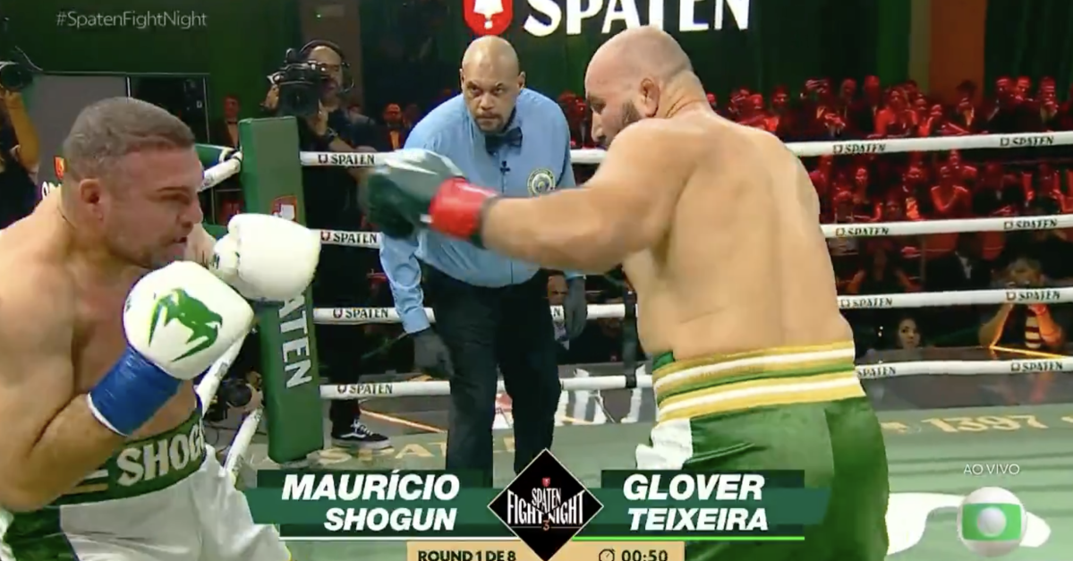 Glover Teixeira dominates Shogun Rua in boxing match