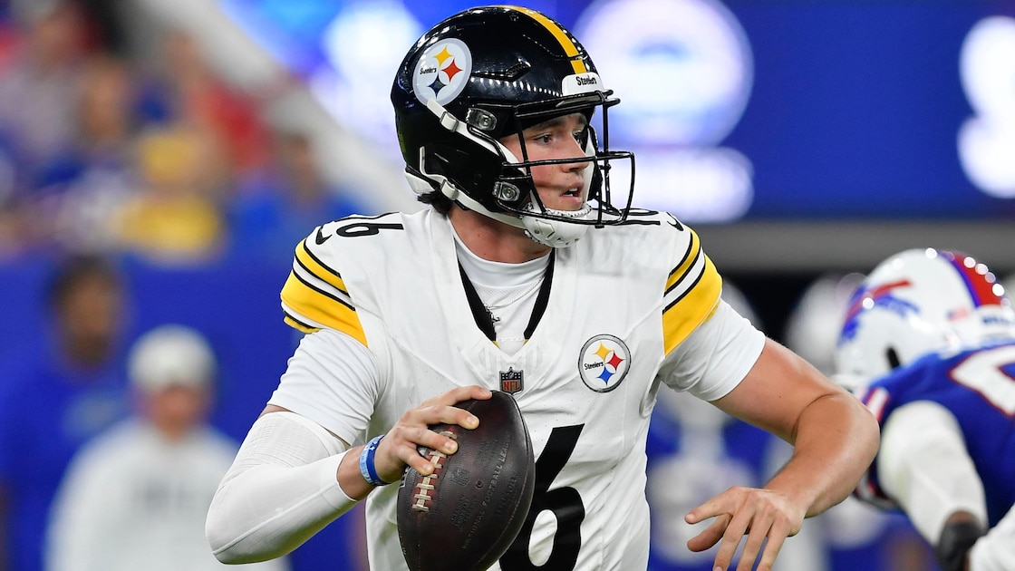 Steelers, Eagles, Vikings Among NFL Teams to Keep 4 QBs on 53-Man Roster After Cutdown Deadline