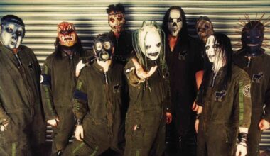 Slipknot posing for a photograph in 2002