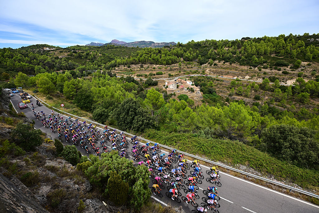 ARAMON VALDELINARES, SPAIN - AUGUST 29: A general view of the peloton competing during the La Vuelta - 81st Tour of Spain 2026, Stage 7 a 149.48m stage from Vall d&amp;apos;Alba to Aramon Valdelinares 1965m / #UCIWT / on August 29, 2026 in Aramon Valdelinares, Spain. (Photo by Tim de Waele/Getty Images)