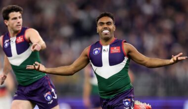 Top of the Docks: Freo clinches minor premiership with gutsy win over Crows