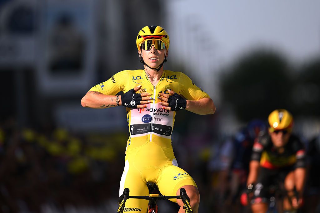 GENEVA, SWITZERLAND - AUGUST 02: Lorena Wiebes of Netherlands and Team SD Worx - Protime - Yellow leader jersey celebrates at finish line as stage winner during the 5th Tour de France Femmes 2026, Stage 2 a 147.9km stage from Aigle to Geneva / #UCIWWT / on August 02, 2026 in Geneva, Switzerland. (Photo by Alex Broadway/Getty Images)