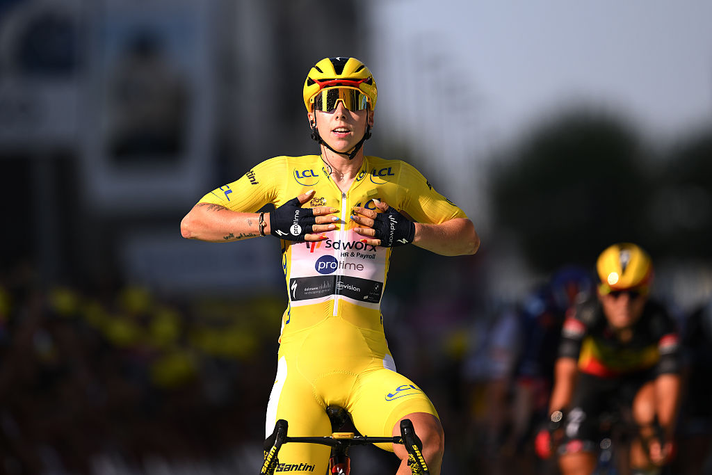 GENEVA, SWITZERLAND - AUGUST 02: Lorena Wiebes of Netherlands and Team SD Worx - Protime - Yellow leader jersey celebrates at finish line as stage winner during the 5th Tour de France Femmes 2026, Stage 2 a 147.9km stage from Aigle to Geneva / #UCIWWT / on August 02, 2026 in Geneva, Switzerland. (Photo by Alex Broadway/Getty Images)