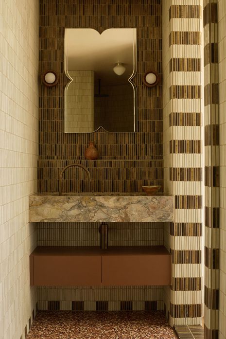 Newport Apartment by Mima Architects