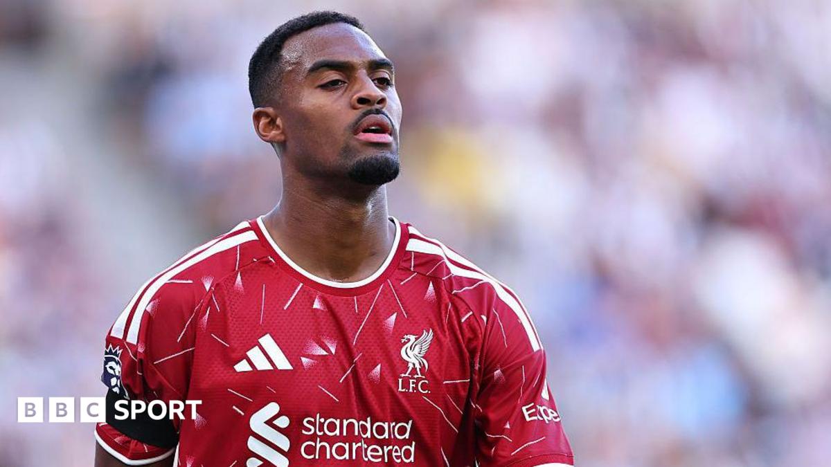 Ryan Gravenberch looks downcast during Liverpool's game at Newcastle