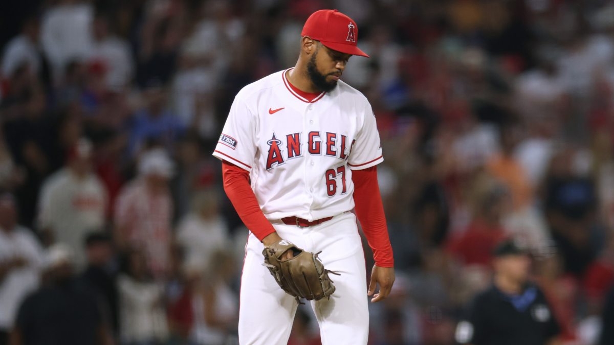 Angels tie record for blown ninth-inning leads despite incredible HR robbery vs. Phillies