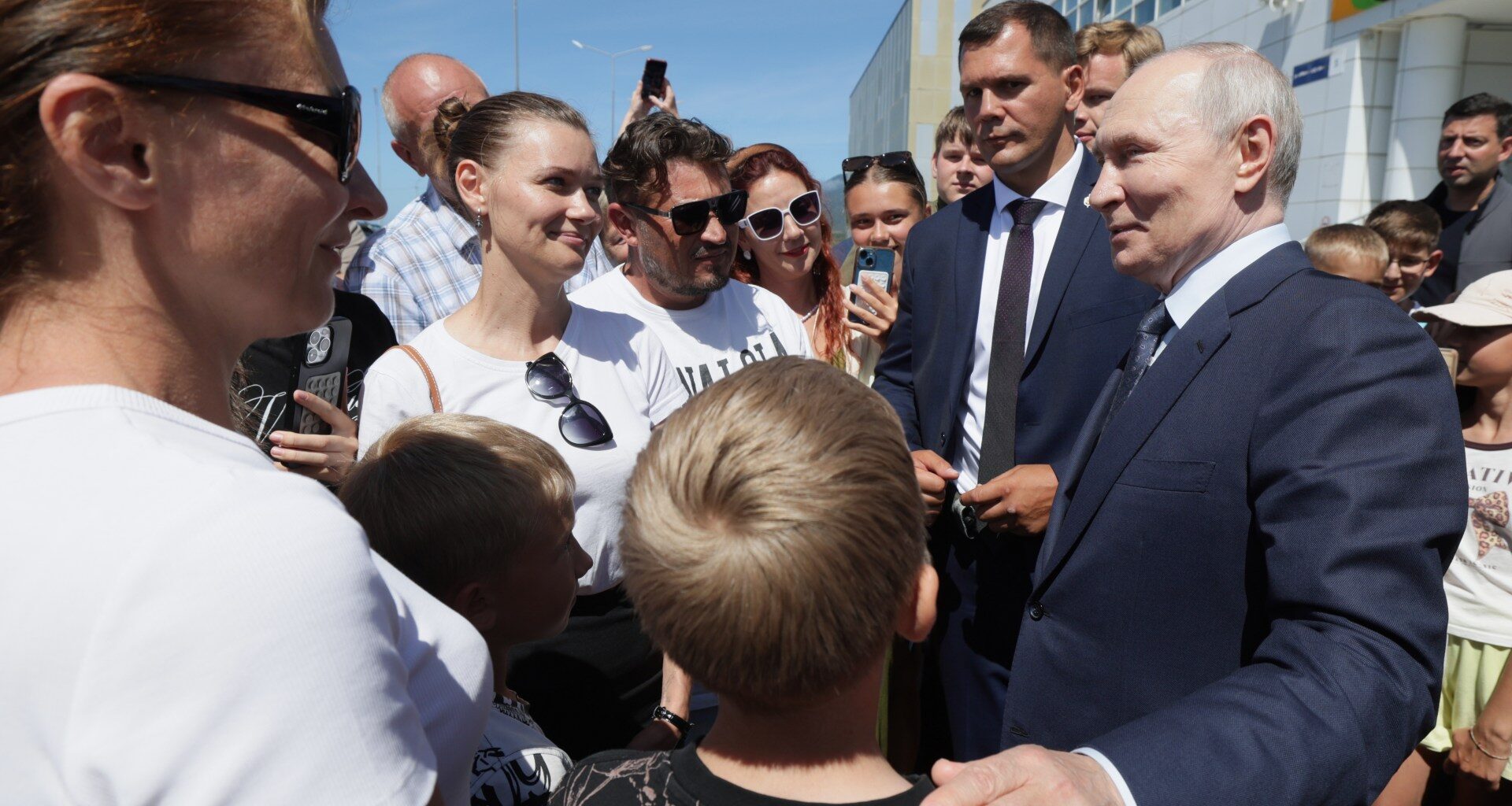 Japan protests as Russia’s Putin visits disputed Kuril Islands | Vladimir Putin News