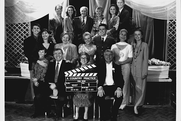 The final cast shot: Back row (left to right): Paul Gleeson, Claudia Black, Allan Penney, Judith Mcgrath, Michelle Pettigrove, Andrew Blackman. Middle row: Jon Concannon, Anne Looby, Joan Sydney, Kym Wilson, Matt Day, Maureen Edwards, Penny Cook.
Front row: Jamie Croft, Brian Wenzel, Joyce Jacobs, Shane Porteous. January 1, 1993.